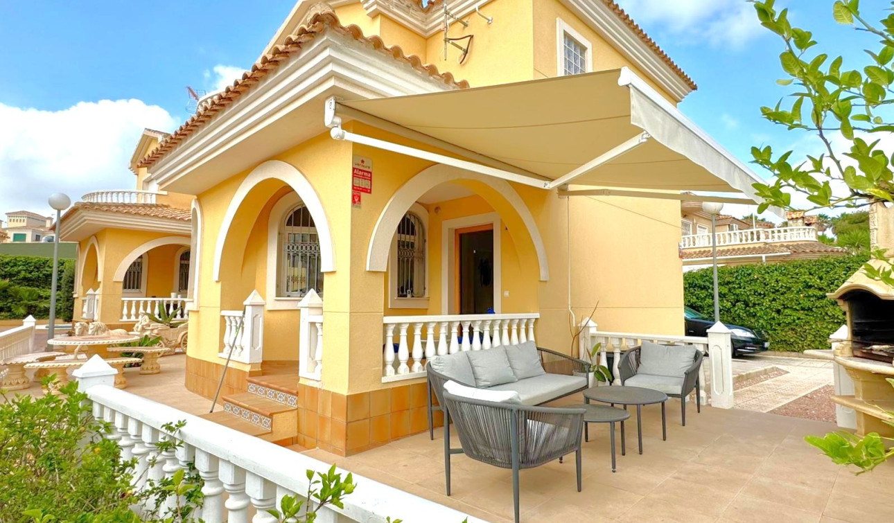 Reventa - Villa independiente - Orihuela Costa - Villamartín