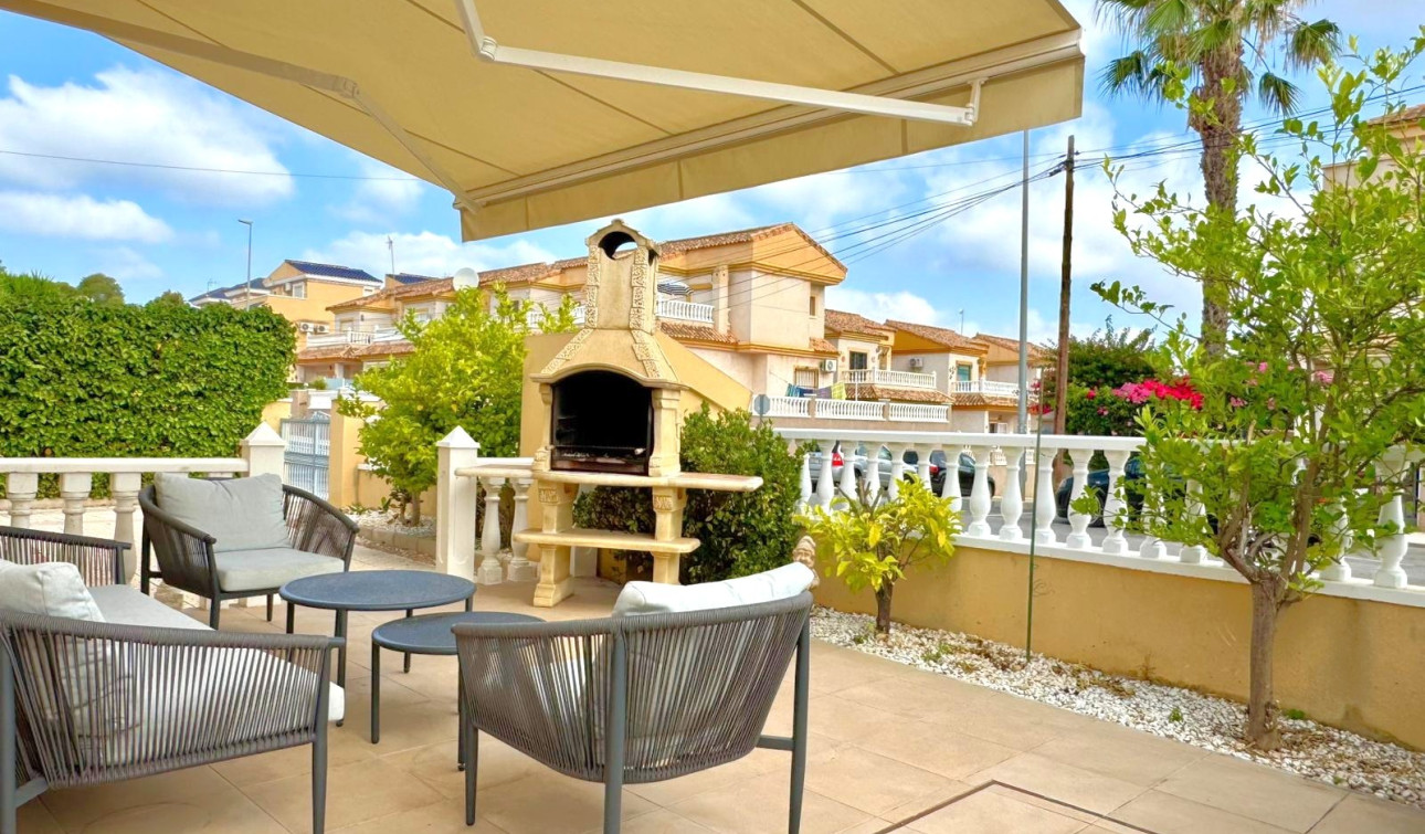 Reventa - Villa independiente - Orihuela Costa - Villamartín