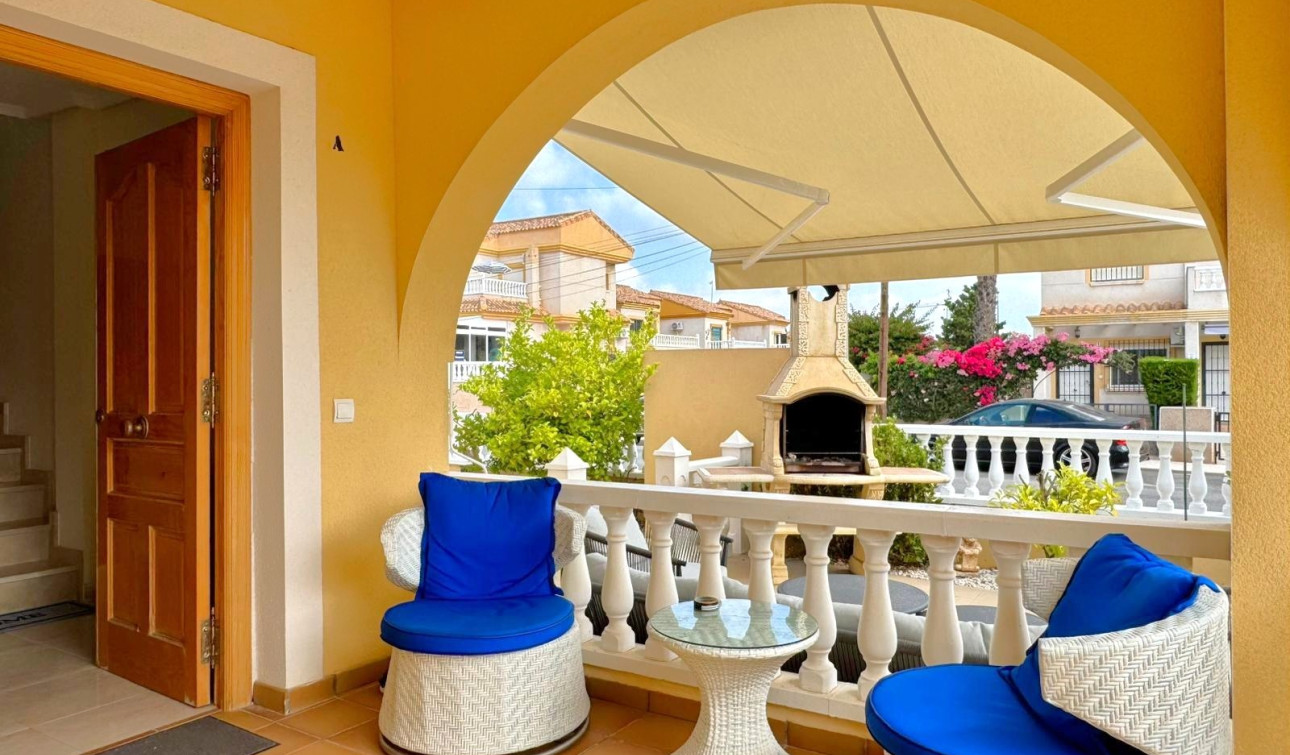 Reventa - Villa independiente - Orihuela Costa - Villamartín