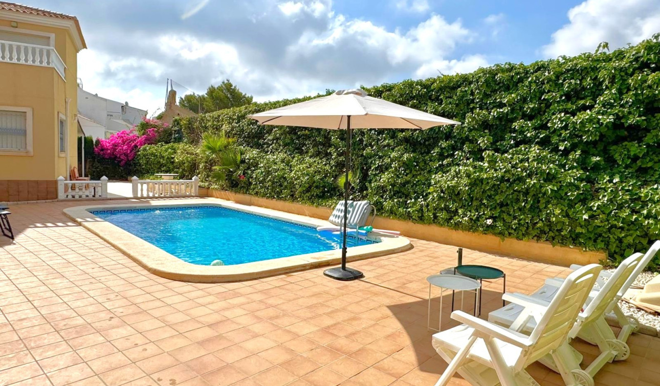 Reventa - Villa independiente - Orihuela Costa - Villamartín