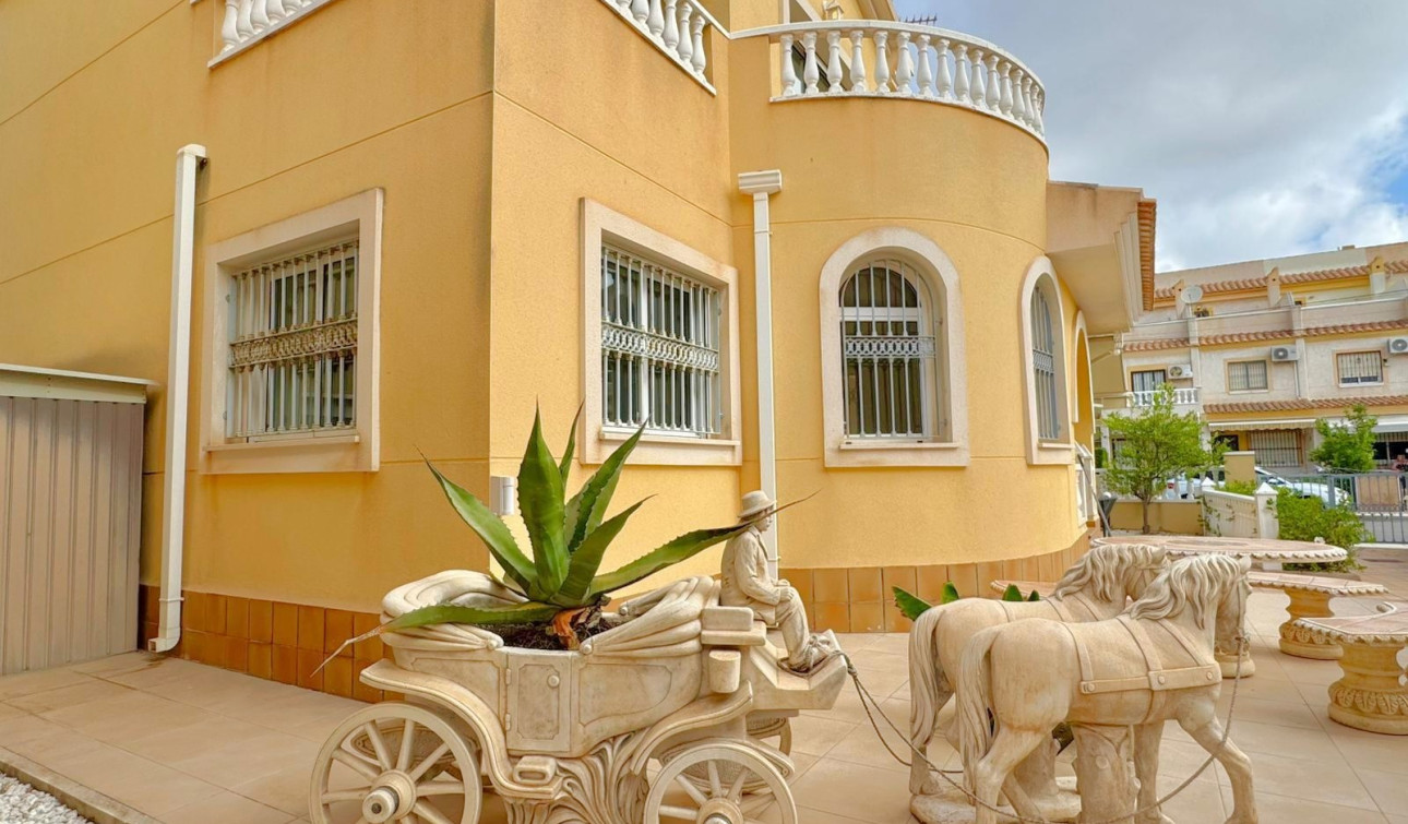 Reventa - Villa independiente - Orihuela Costa - Villamartín
