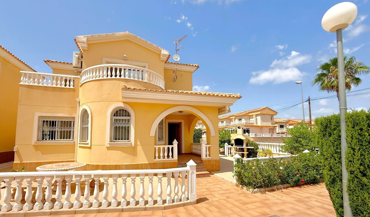 Reventa - Villa independiente - Orihuela Costa - Villamartín