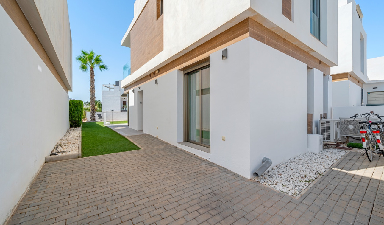 Reventa - Villa independiente - Orihuela Costa - Villamartín