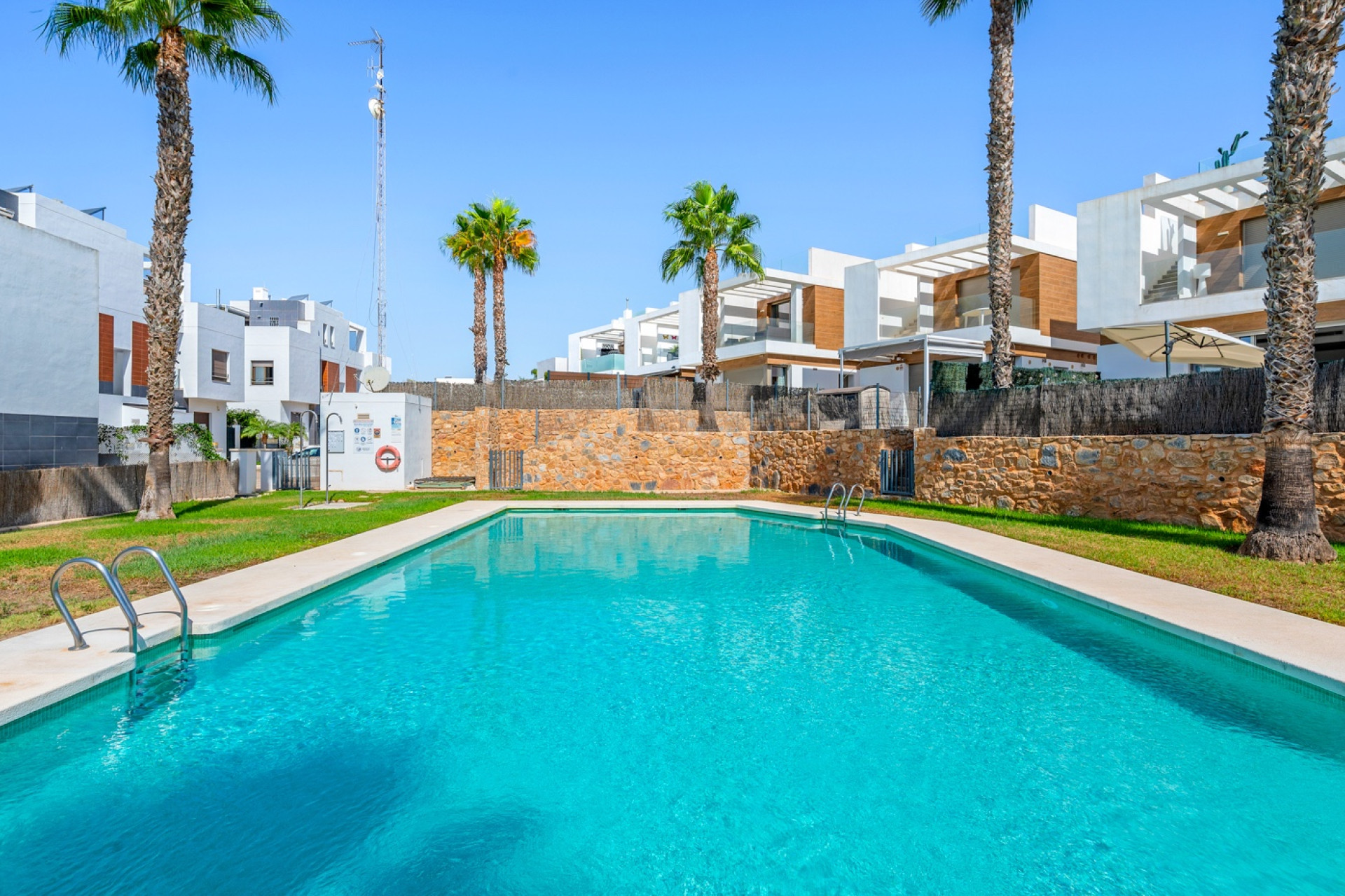 Reventa - Villa independiente - Orihuela Costa - Villamartín