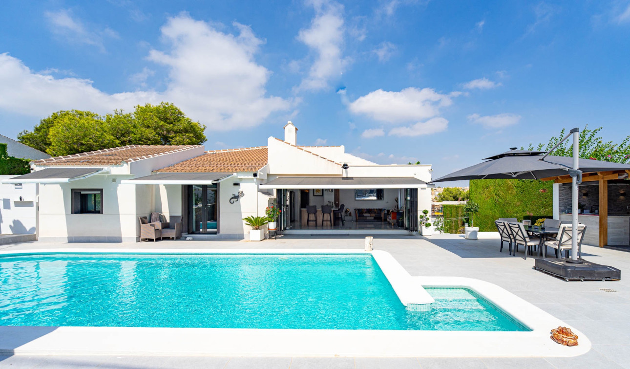 Reventa - Villa independiente - Orihuela Costa - Villamartin