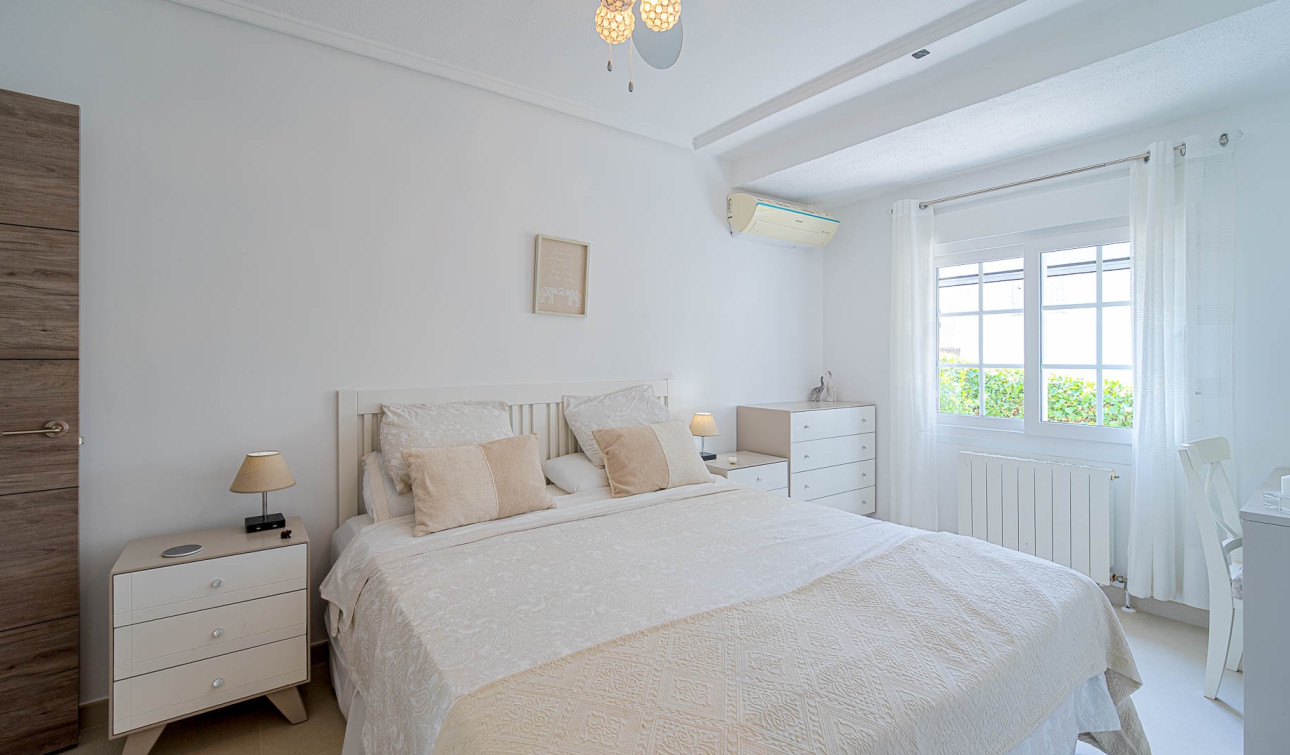 Reventa - Villa independiente - Orihuela Costa - Villamartin