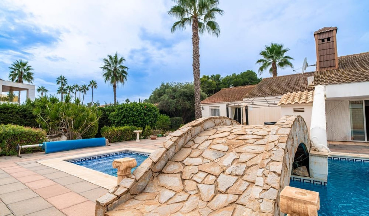 Reventa - Villa independiente - Orihuela Costa - Villamartín