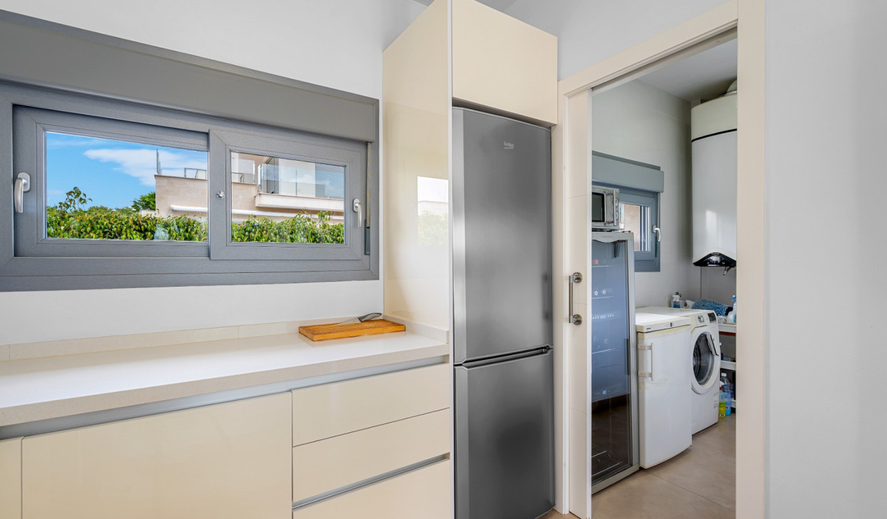 Reventa - Villa independiente - Orihuela Costa - Vistabella Golf