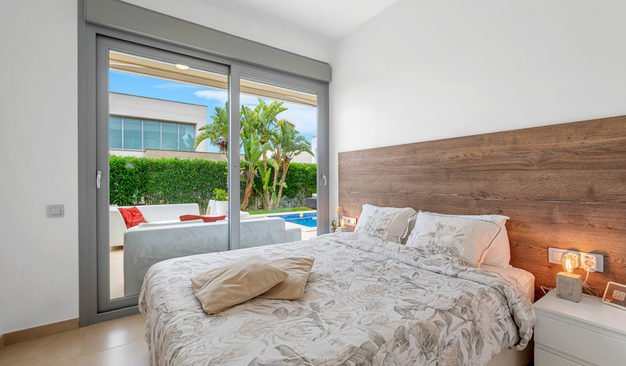 Reventa - Villa independiente - Orihuela Costa - Vistabella Golf