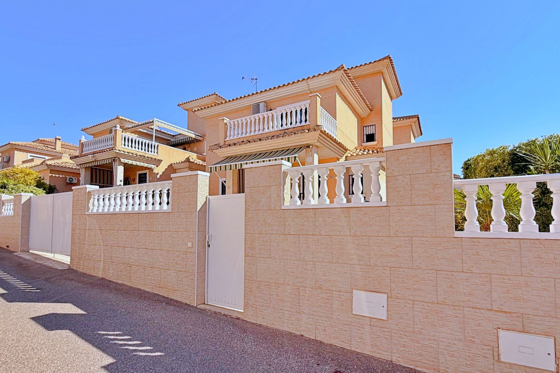 Reventa - Villa independiente - Orihuela - Orihuela Costa