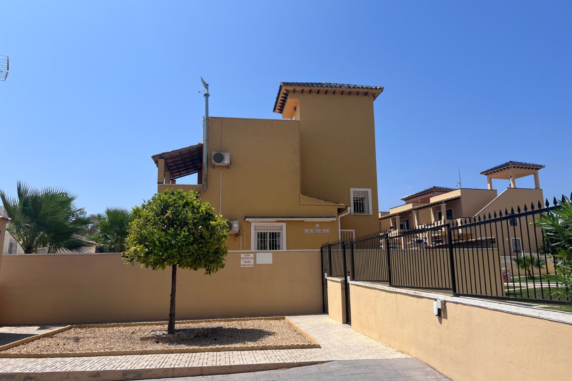 Reventa - Villa independiente - Orihuela - Villamartin