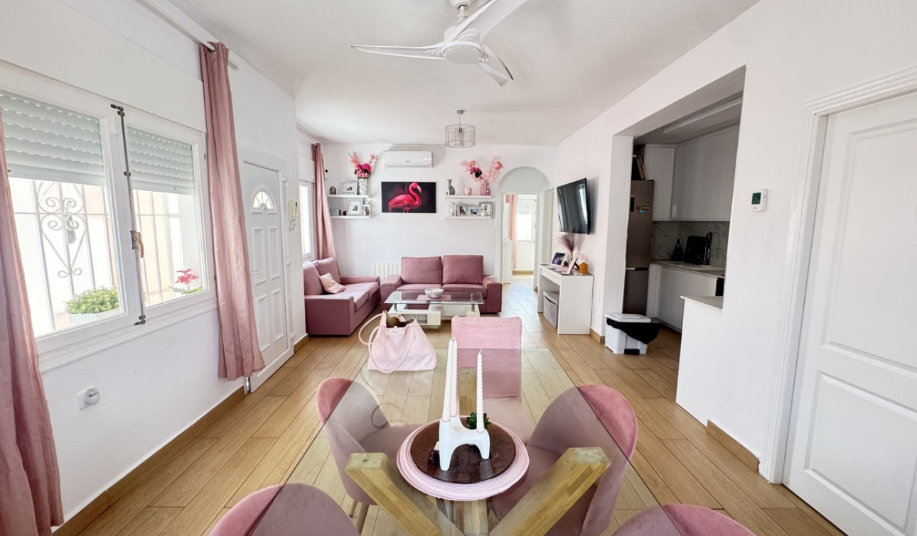 Reventa - Villa independiente - Playa Flamenca - La Florida