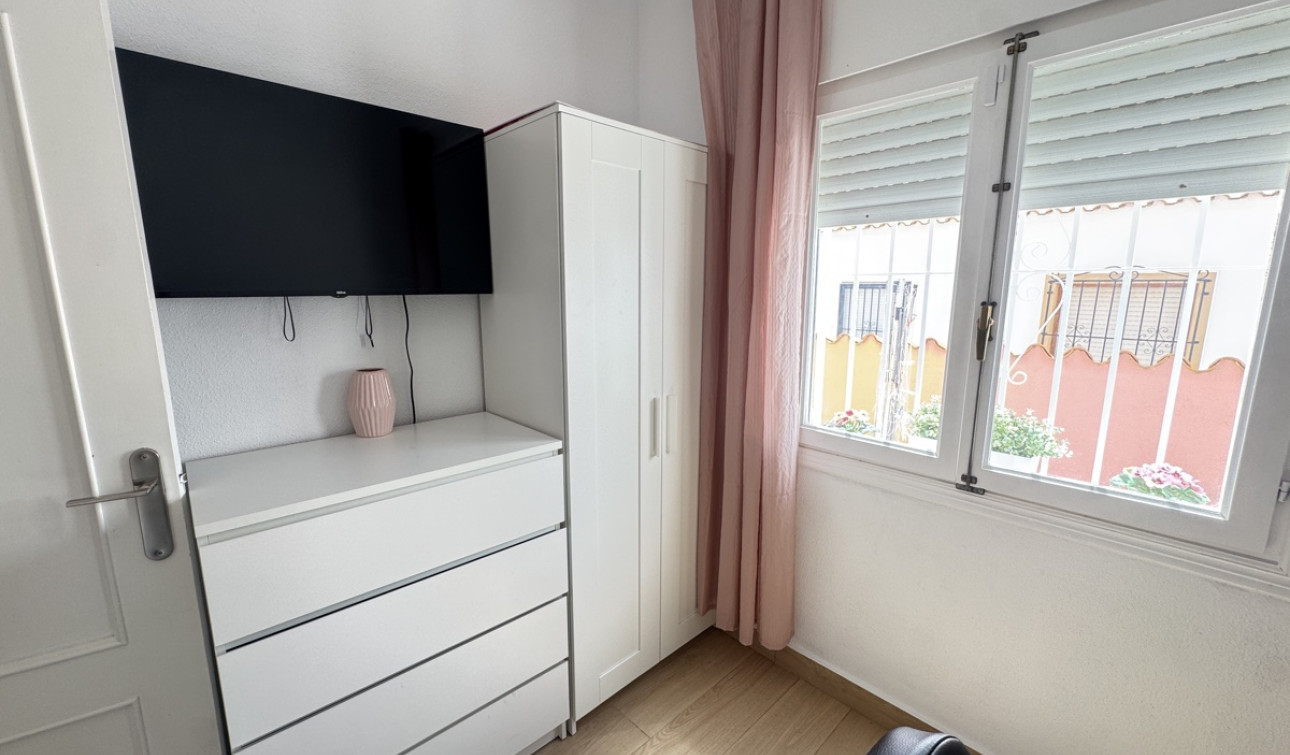 Reventa - Villa independiente - Playa Flamenca - La Florida