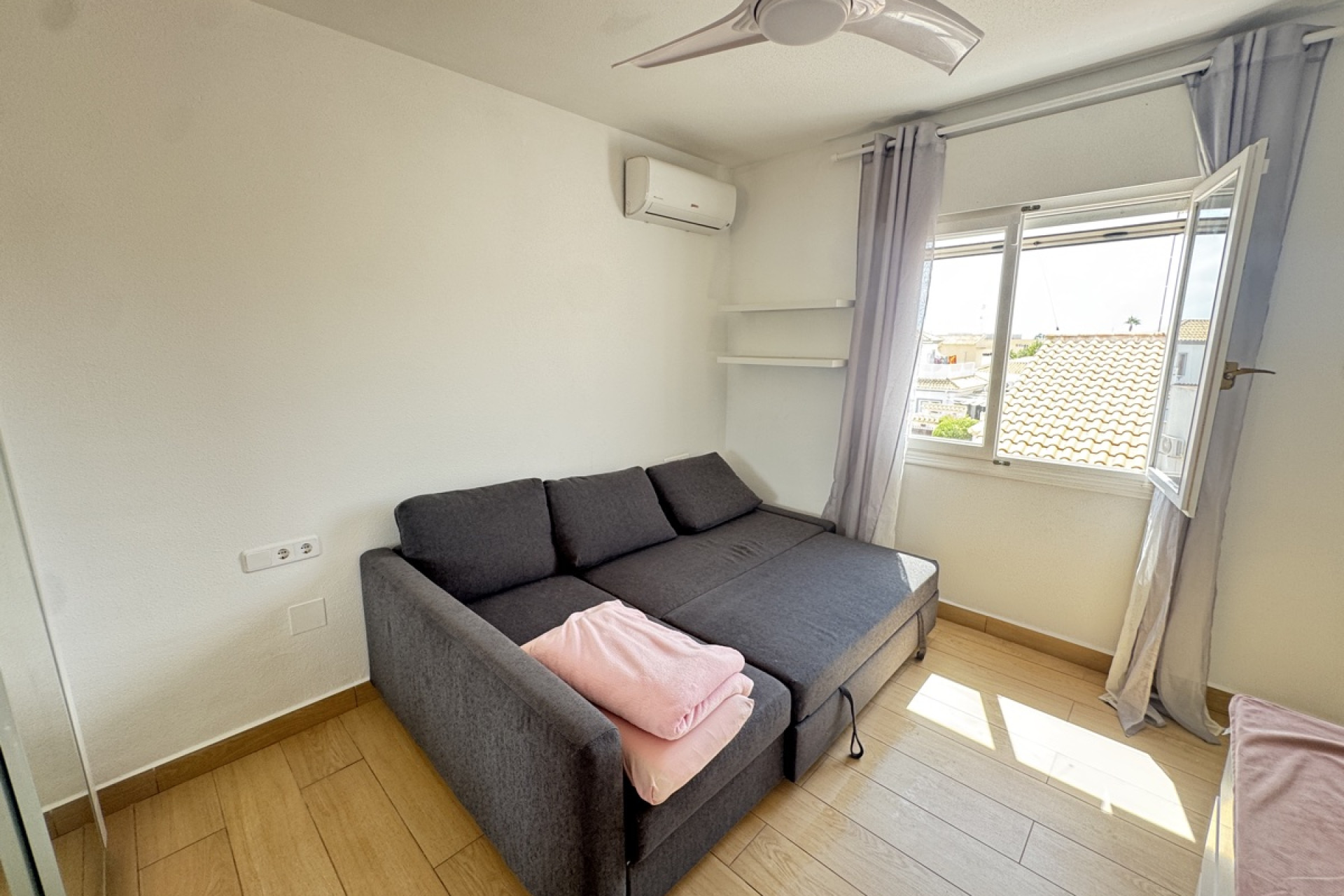 Reventa - Villa independiente - Playa Flamenca - La Florida