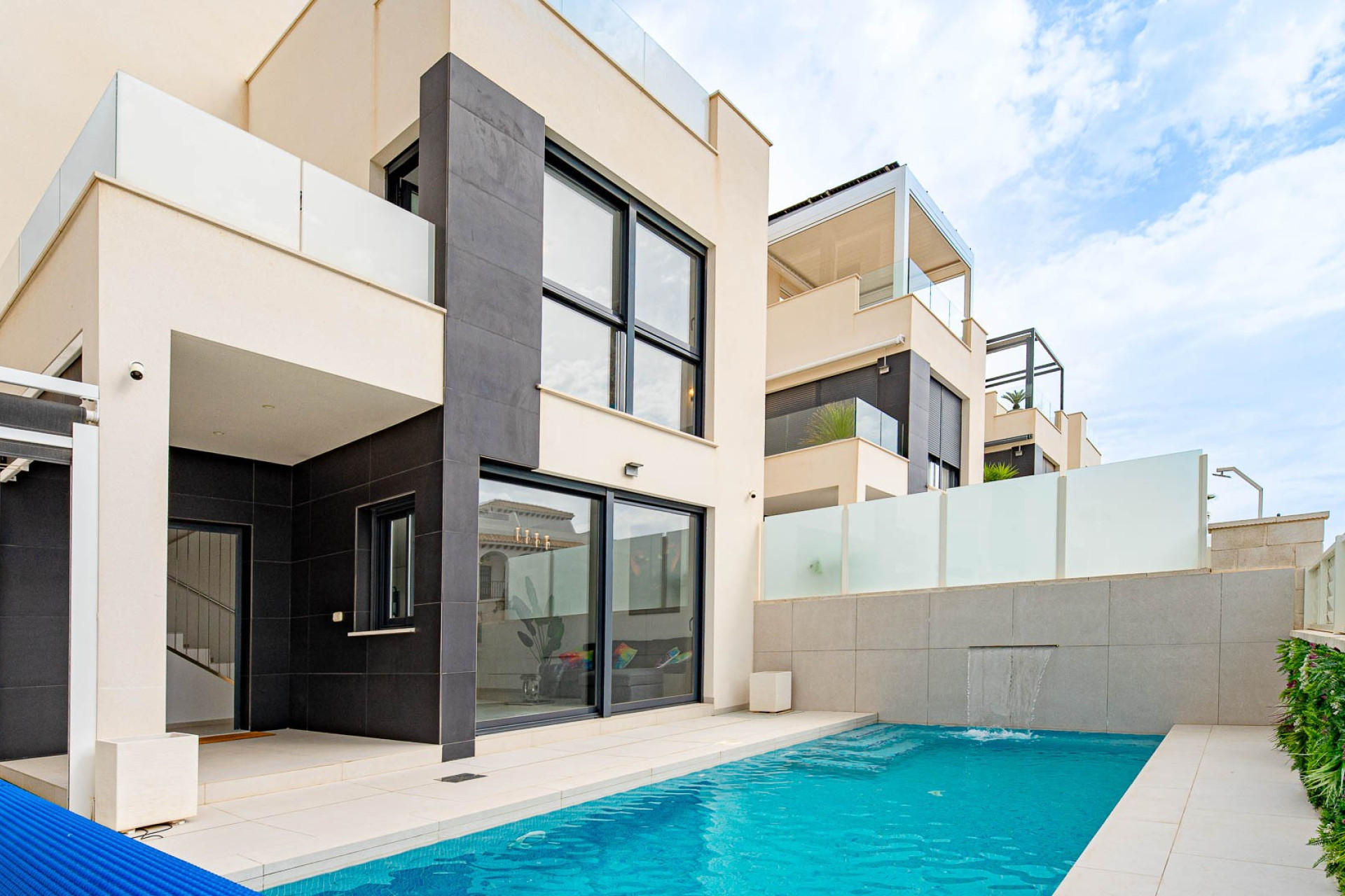 Reventa - Villa independiente - Punta Prima