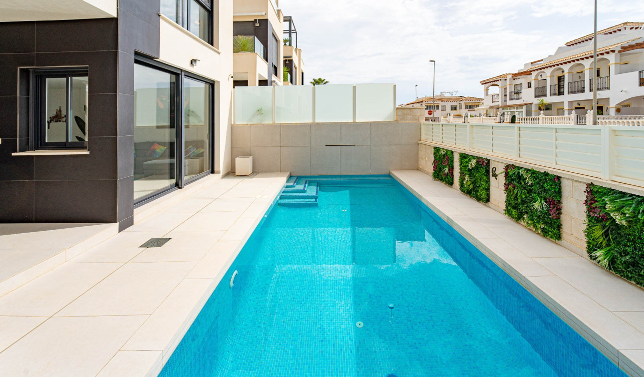 Reventa - Villa independiente - Punta Prima