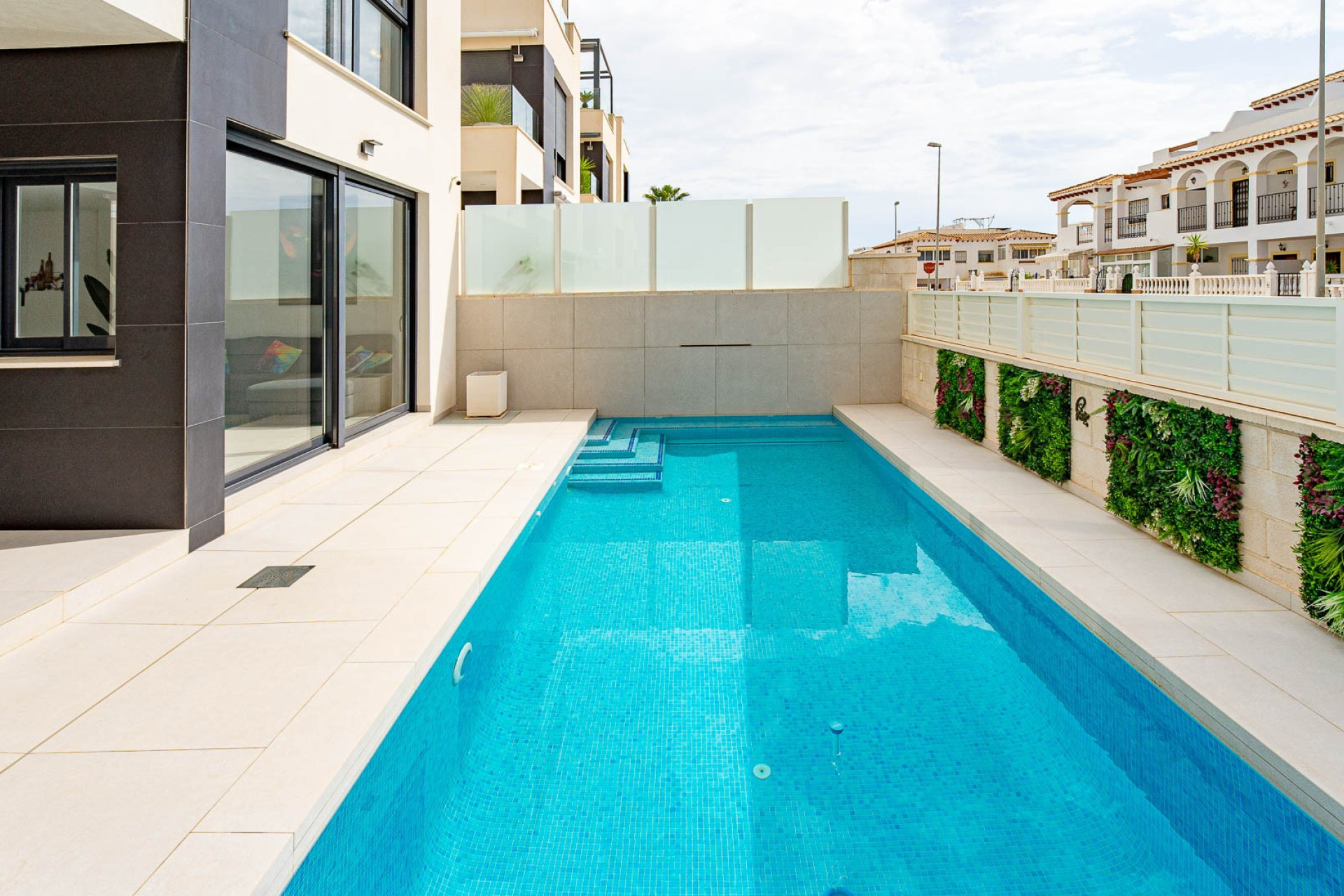 Reventa - Villa independiente - Punta Prima