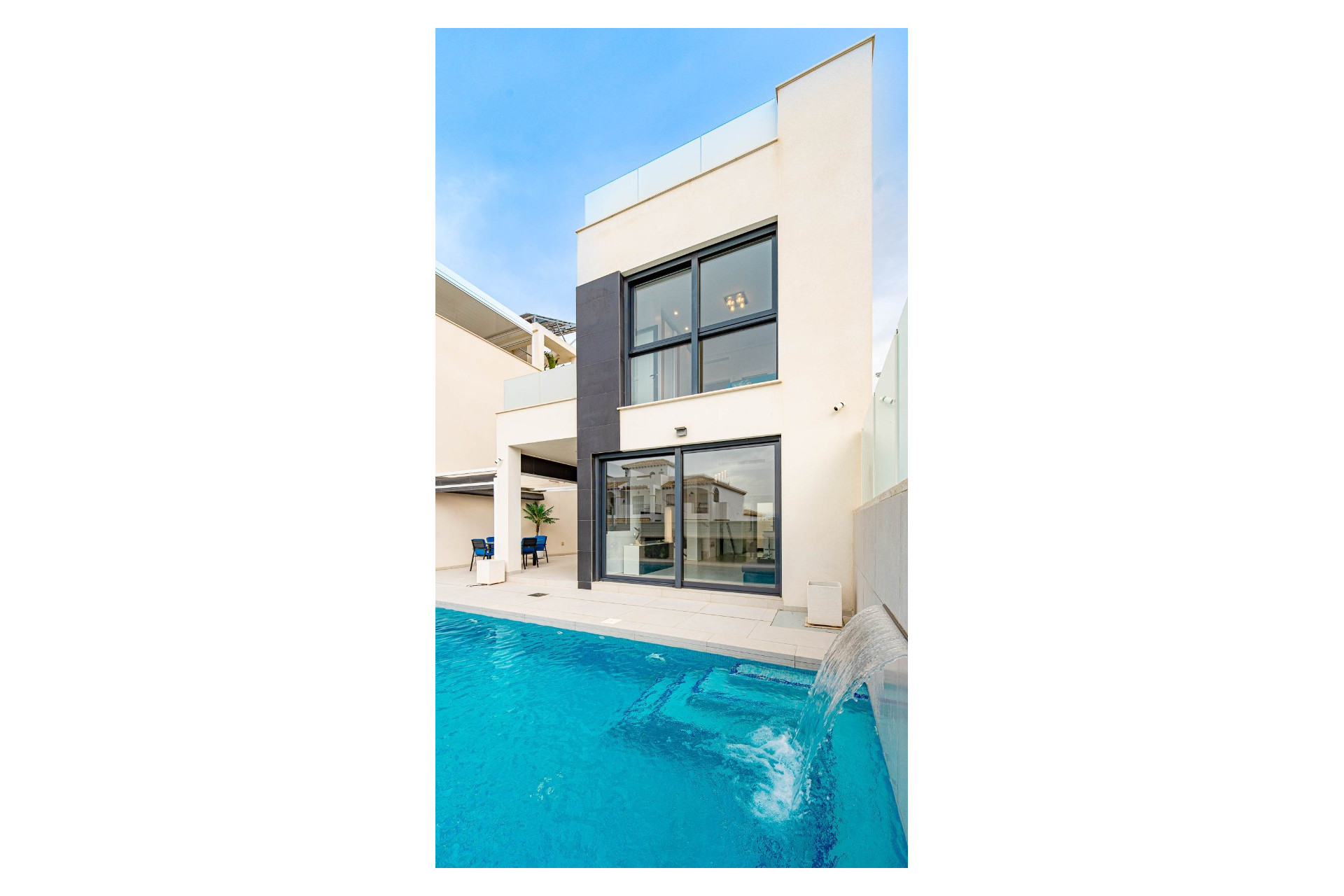 Reventa - Villa independiente - Punta Prima