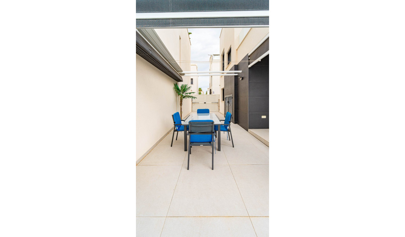 Reventa - Villa independiente - Punta Prima