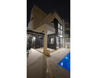 Reventa - Villa independiente - Punta Prima