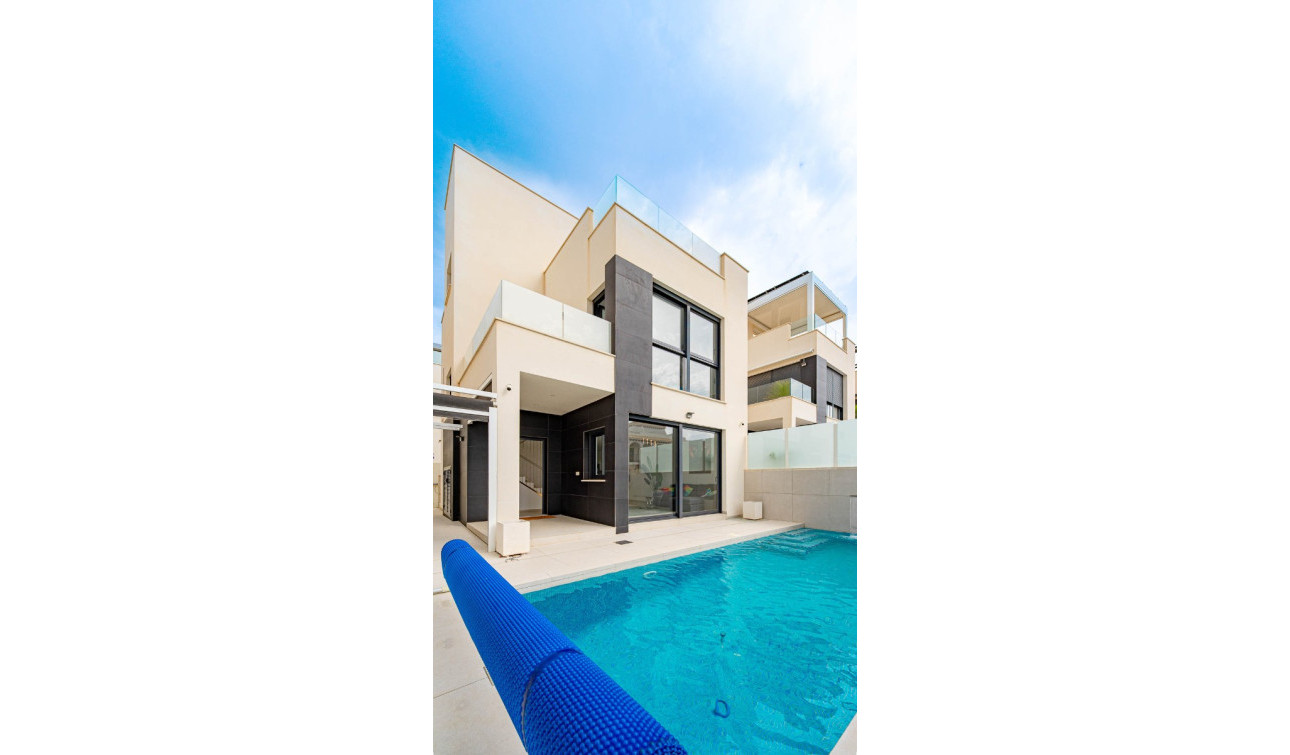 Reventa - Villa independiente - Punta Prima