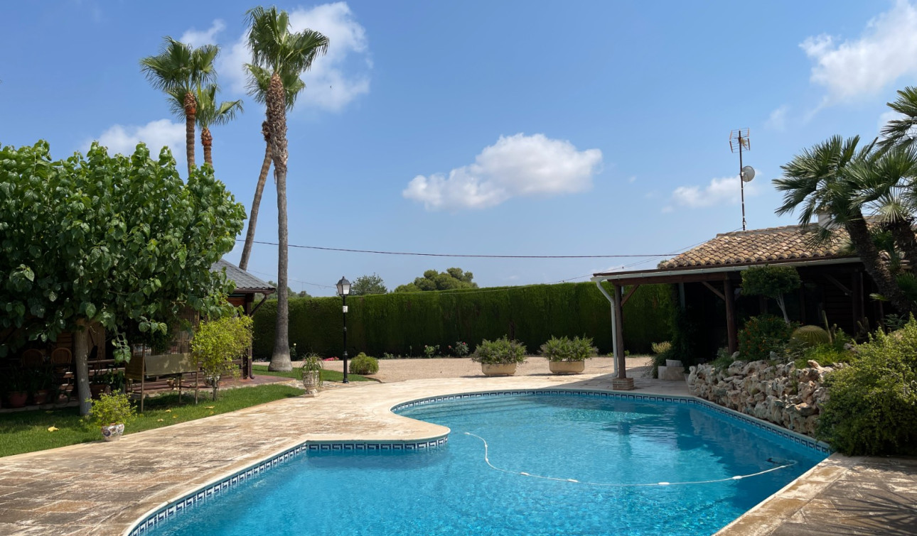 Reventa - Villa independiente - San Fulgencio - La Marina