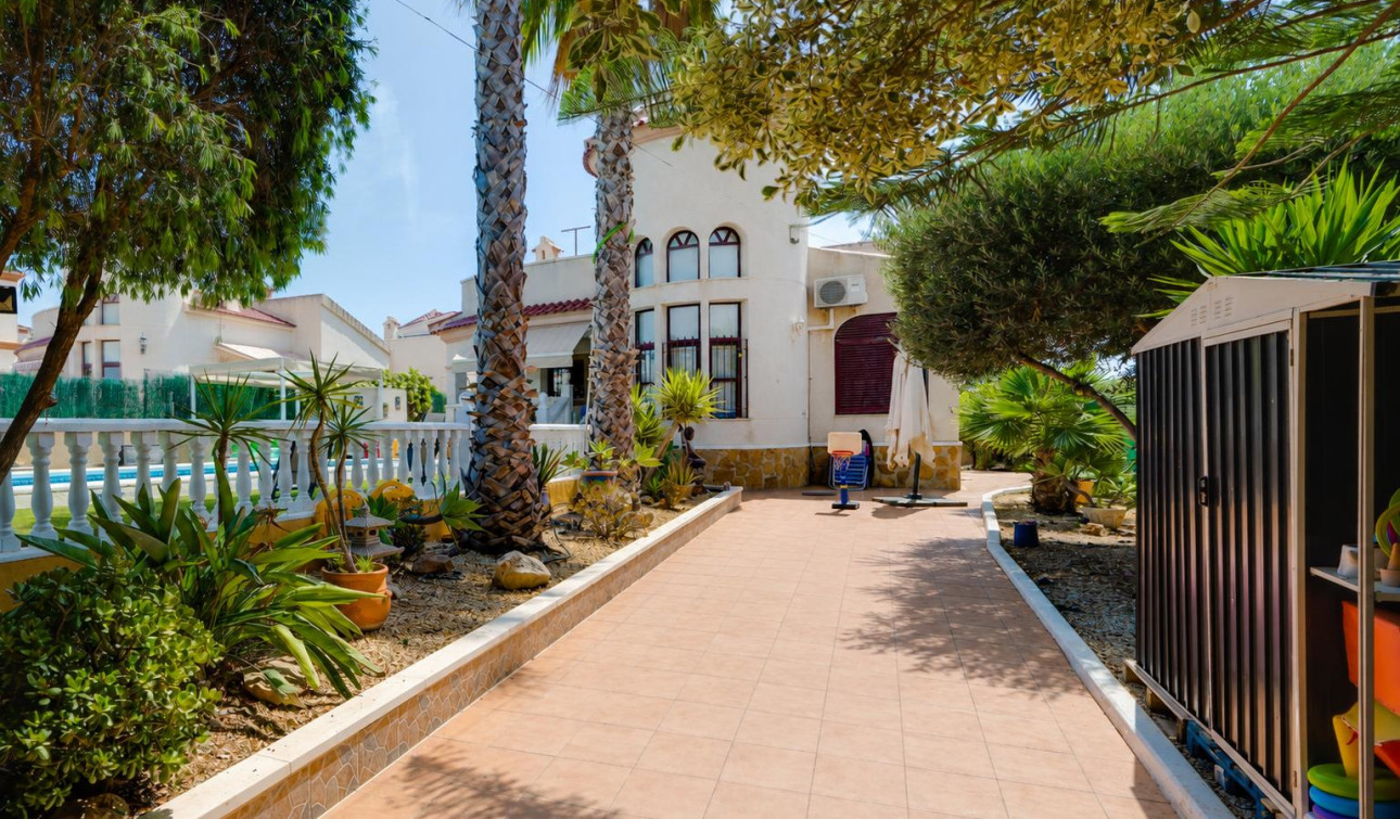 Reventa - Villa independiente - San Fulgencio - La Marina