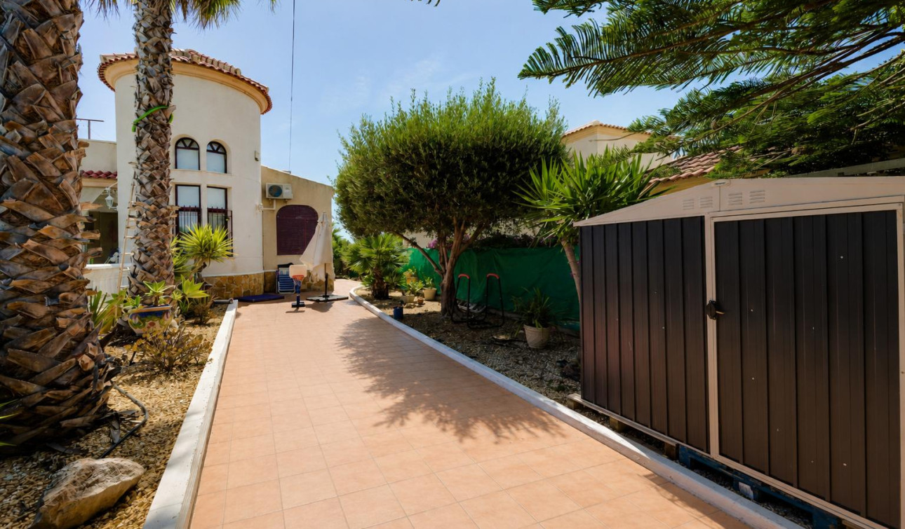 Reventa - Villa independiente - San Fulgencio - La Marina