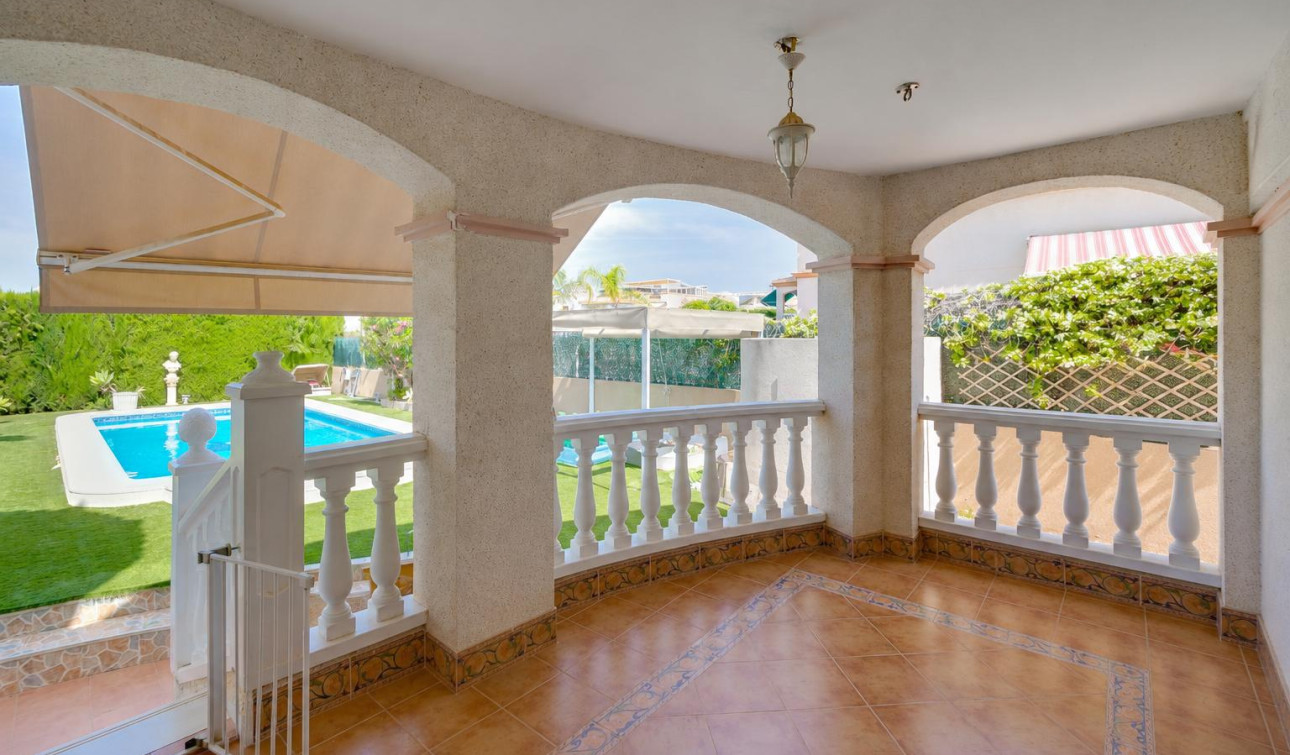 Reventa - Villa independiente - San Fulgencio - La Marina