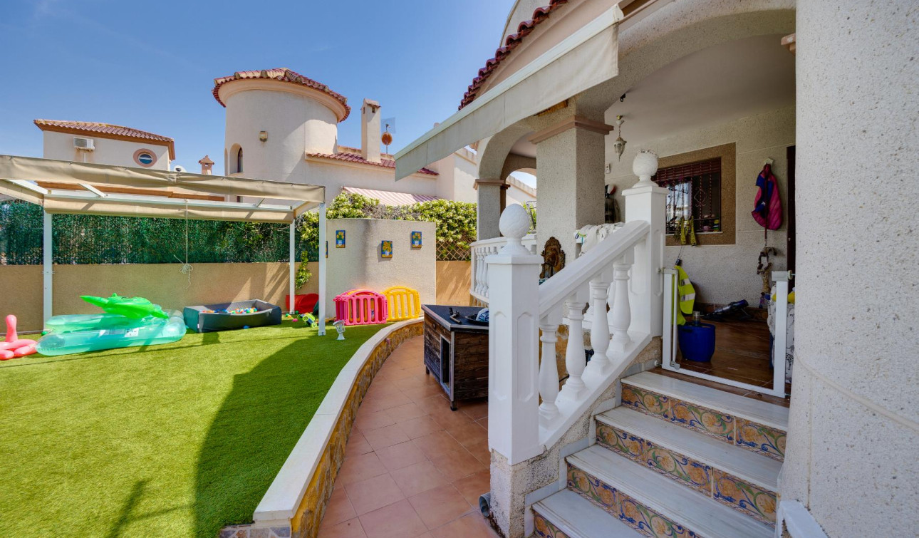 Reventa - Villa independiente - San Fulgencio - La Marina