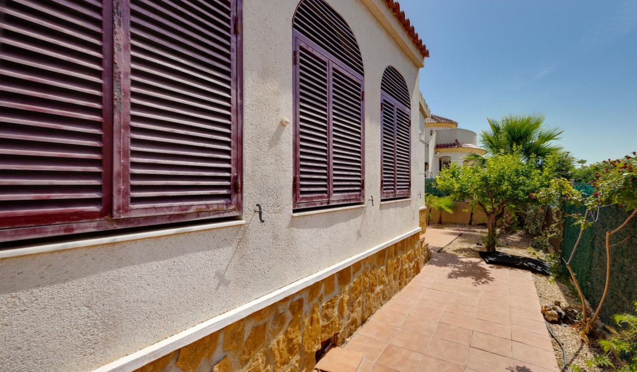 Reventa - Villa independiente - San Fulgencio - La Marina