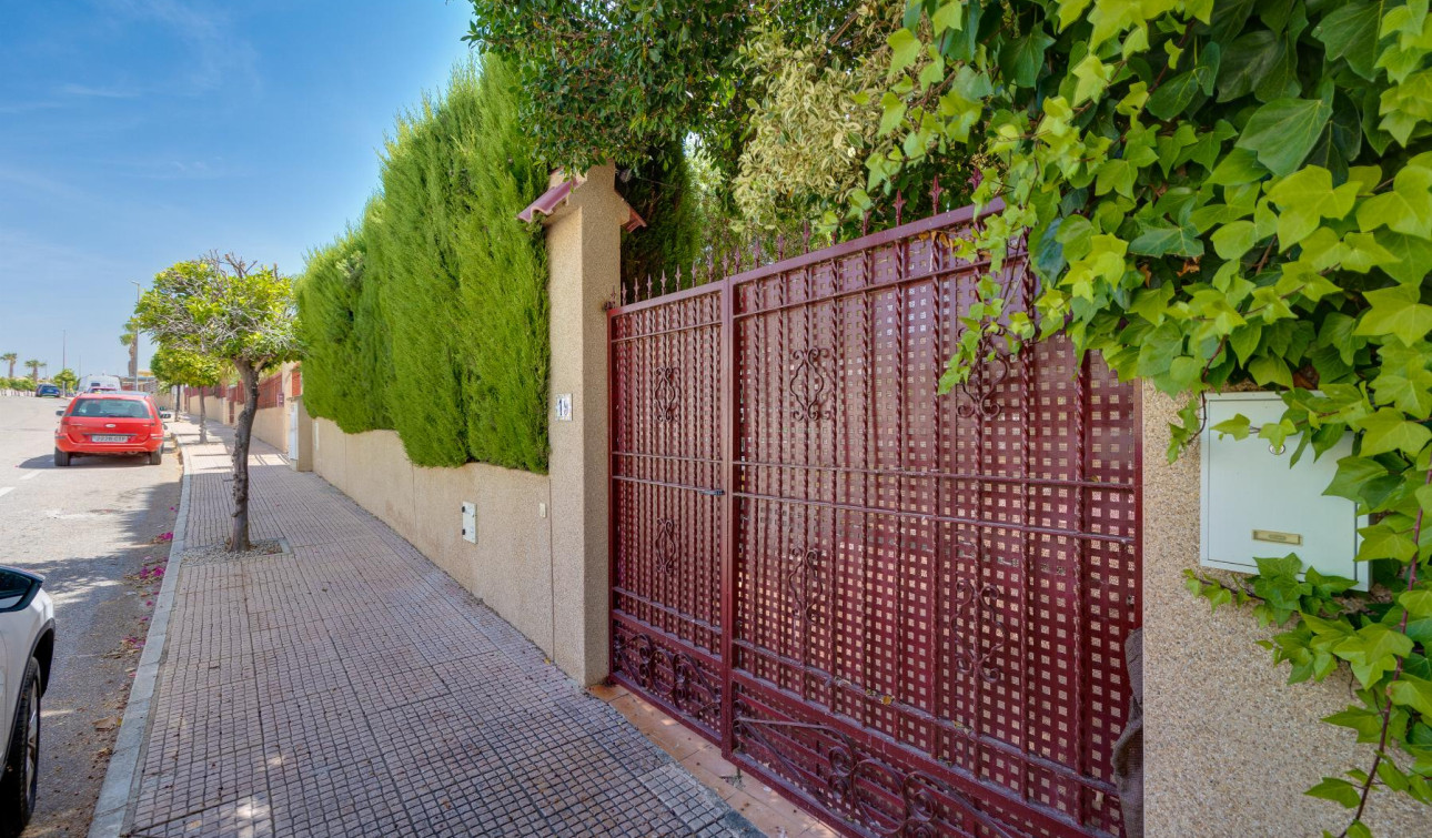 Reventa - Villa independiente - San Fulgencio - La Marina
