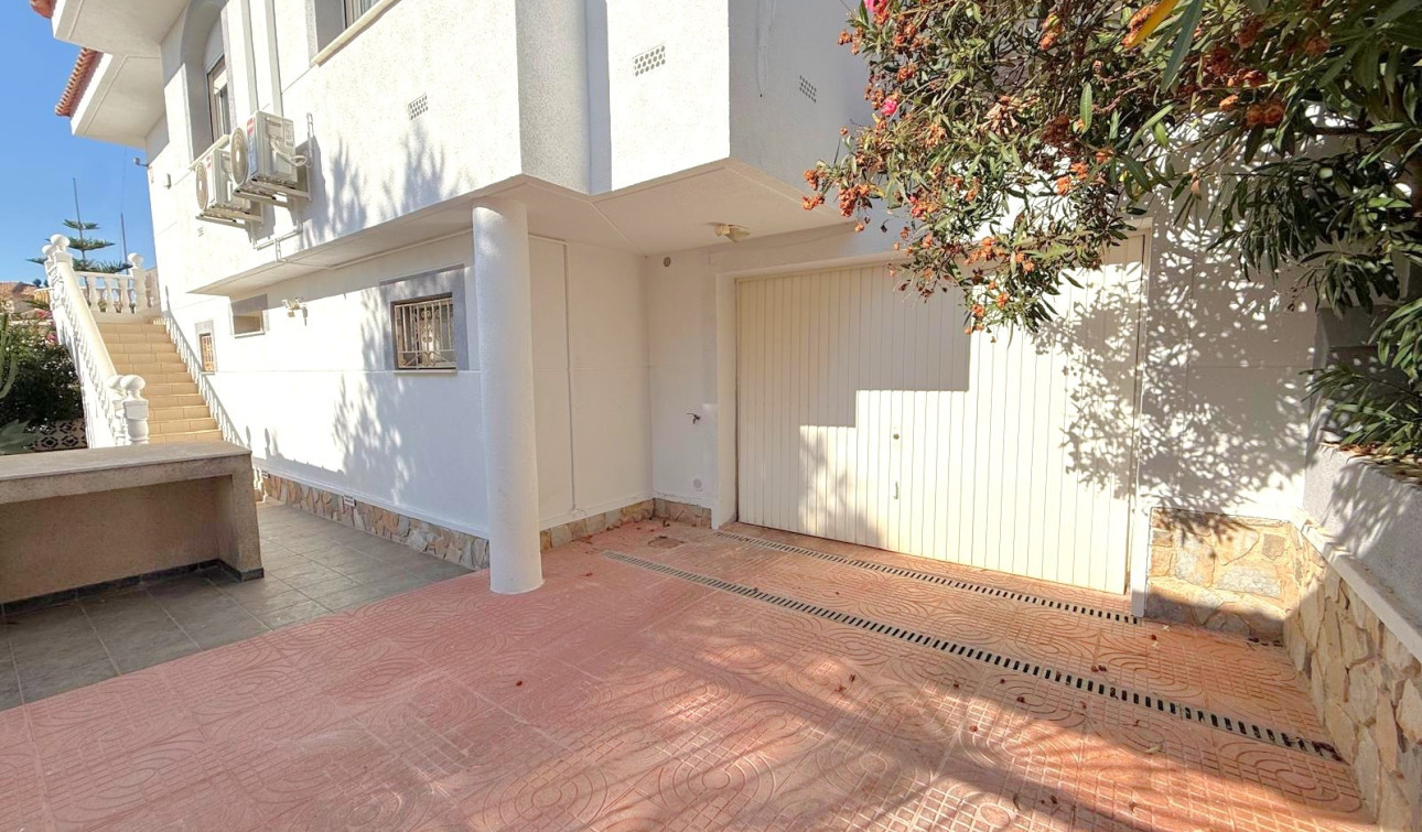 Reventa - Villa independiente - San Miguel de Salinas - Blue Lagoon