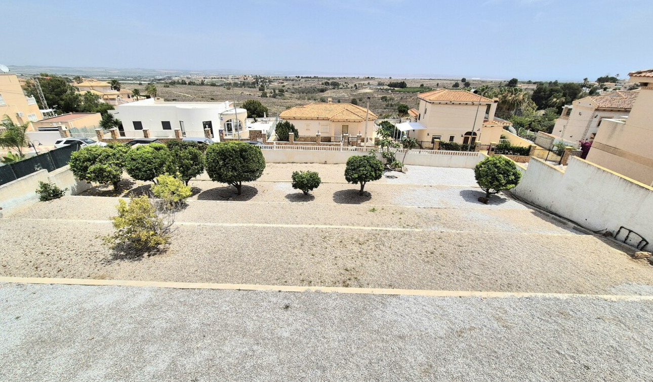 Reventa - Villa independiente - San Miguel de Salinas - Ciudad De Las Comunicaciones