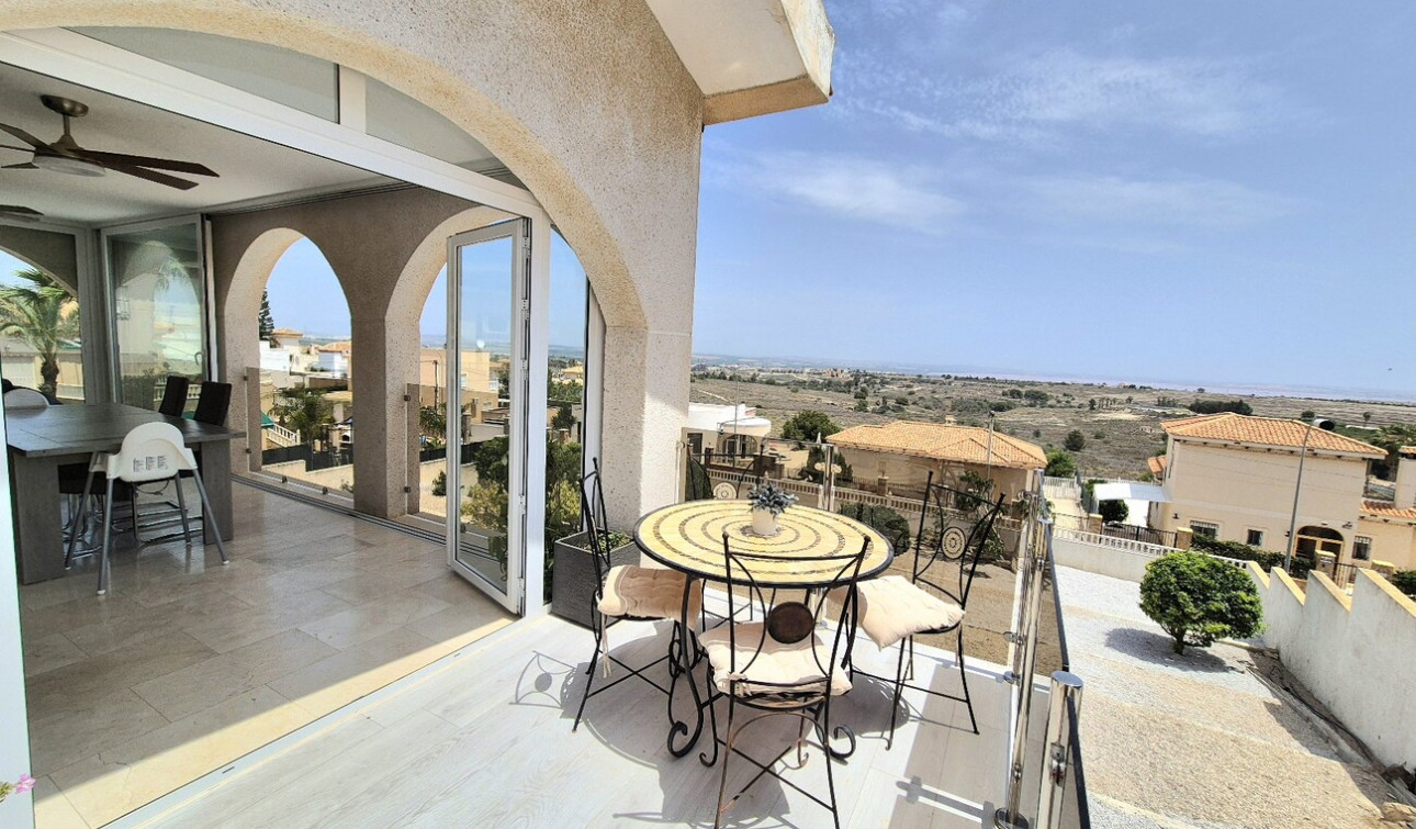 Reventa - Villa independiente - San Miguel de Salinas - Ciudad De Las Comunicaciones