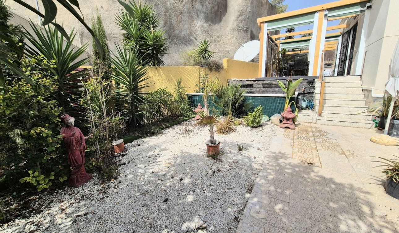 Reventa - Villa independiente - San Miguel de Salinas - Ciudad De Las Comunicaciones