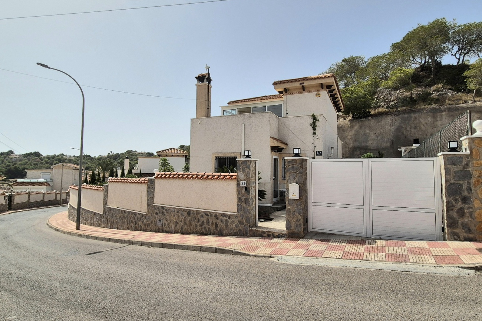 Reventa - Villa independiente - San Miguel de Salinas - Ciudad De Las Comunicaciones