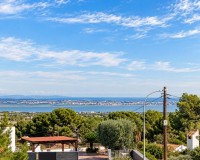 Reventa - Villa independiente - San Miguel de Salinas - Ciudad De Las Comunicaciones