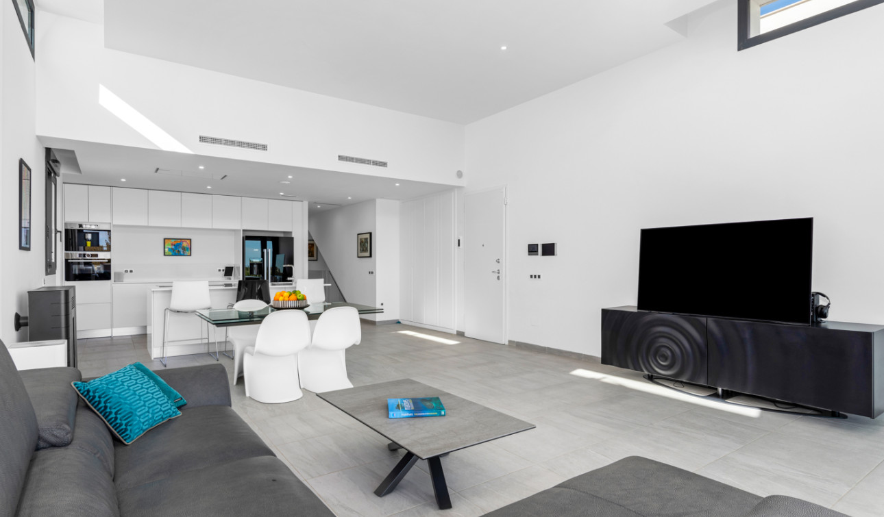 Reventa - Villa independiente - San Miguel de Salinas - Inland