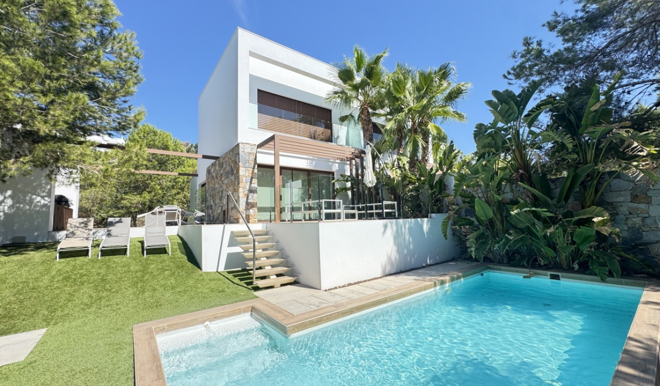 Reventa - Villa independiente - San Miguel de Salinas - Las Colinas Golf