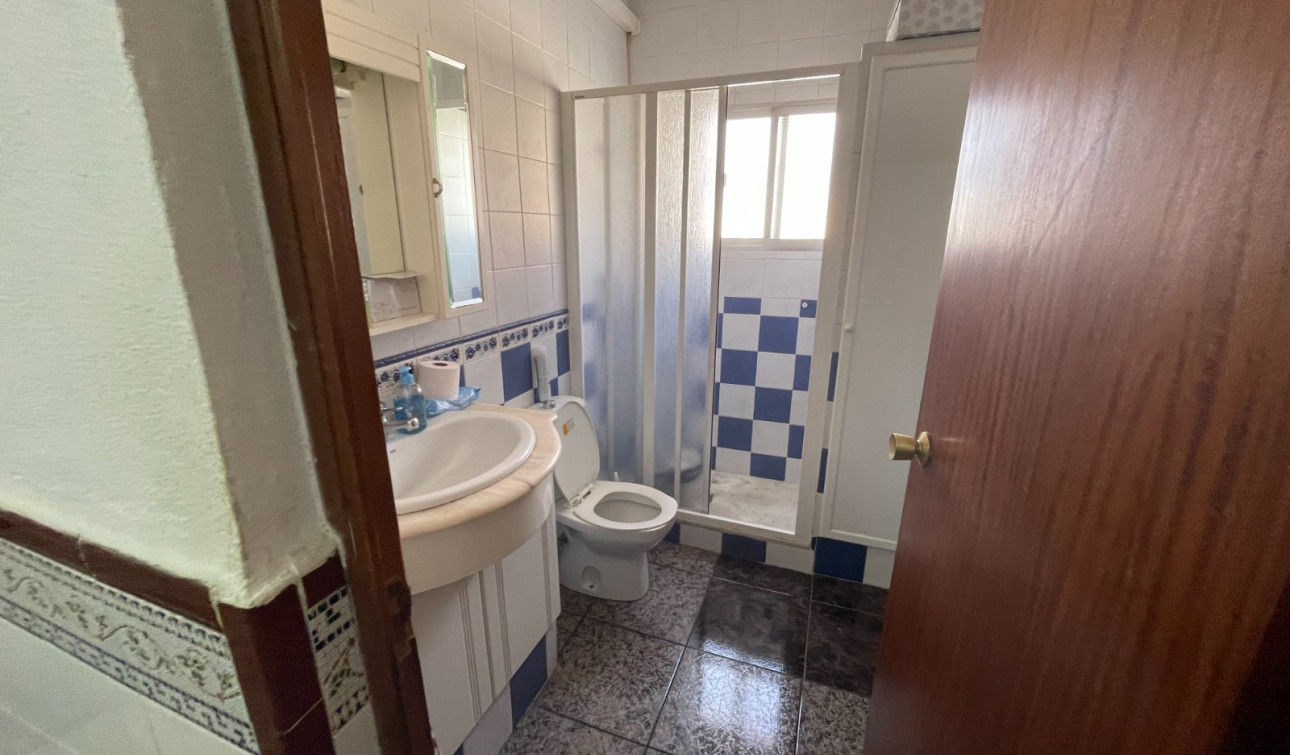 Reventa - Villa independiente - San Miguel de Salinas - Pueblo