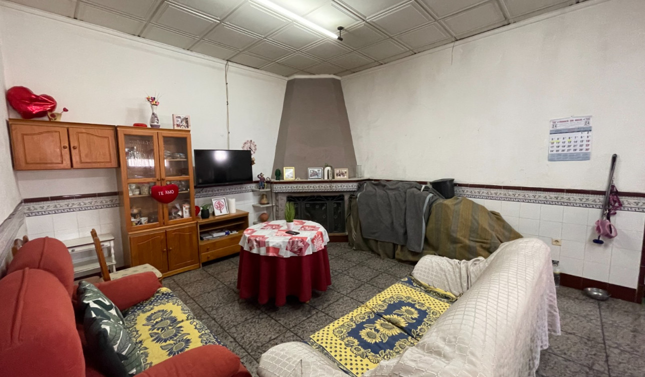 Reventa - Villa independiente - San Miguel de Salinas - Pueblo