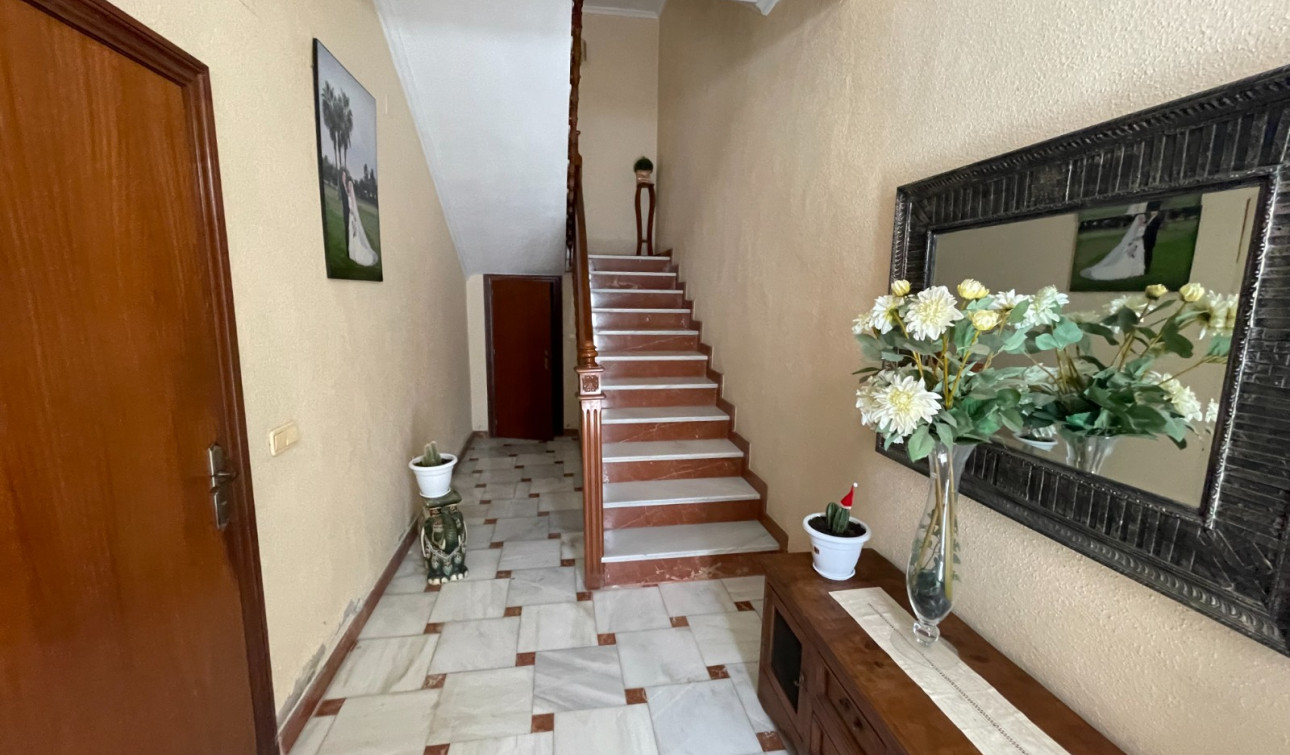 Reventa - Villa independiente - San Miguel de Salinas - Pueblo