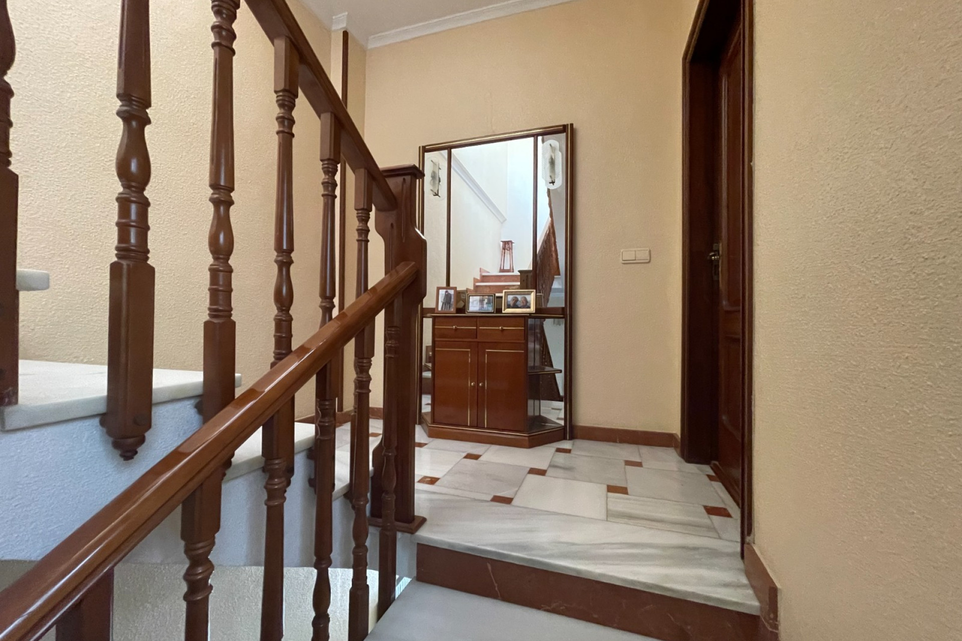 Reventa - Villa independiente - San Miguel de Salinas - Pueblo