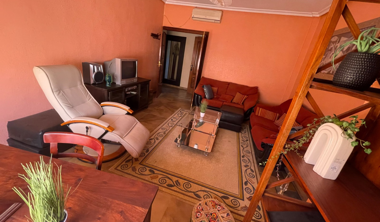 Reventa - Villa independiente - San Miguel de Salinas - Pueblo