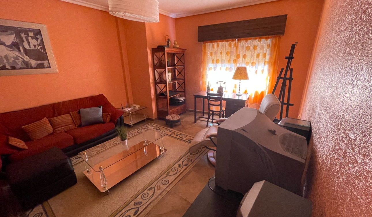 Reventa - Villa independiente - San Miguel de Salinas - Pueblo