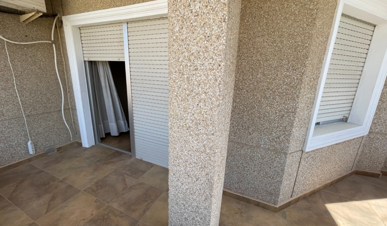 Reventa - Villa independiente - San Miguel de Salinas - Pueblo