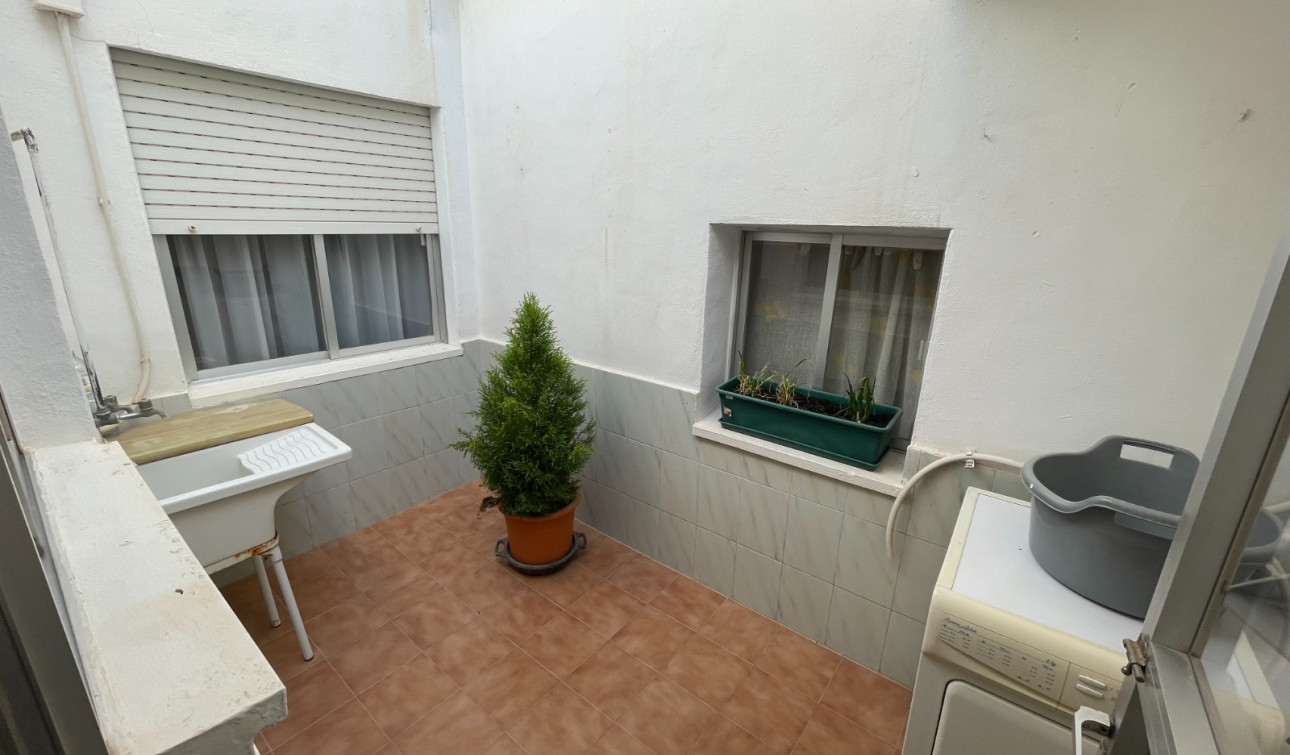 Reventa - Villa independiente - San Miguel de Salinas - Pueblo