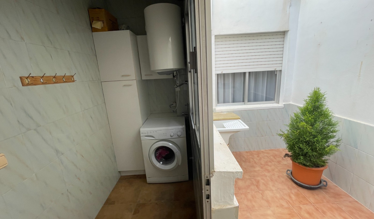 Reventa - Villa independiente - San Miguel de Salinas - Pueblo