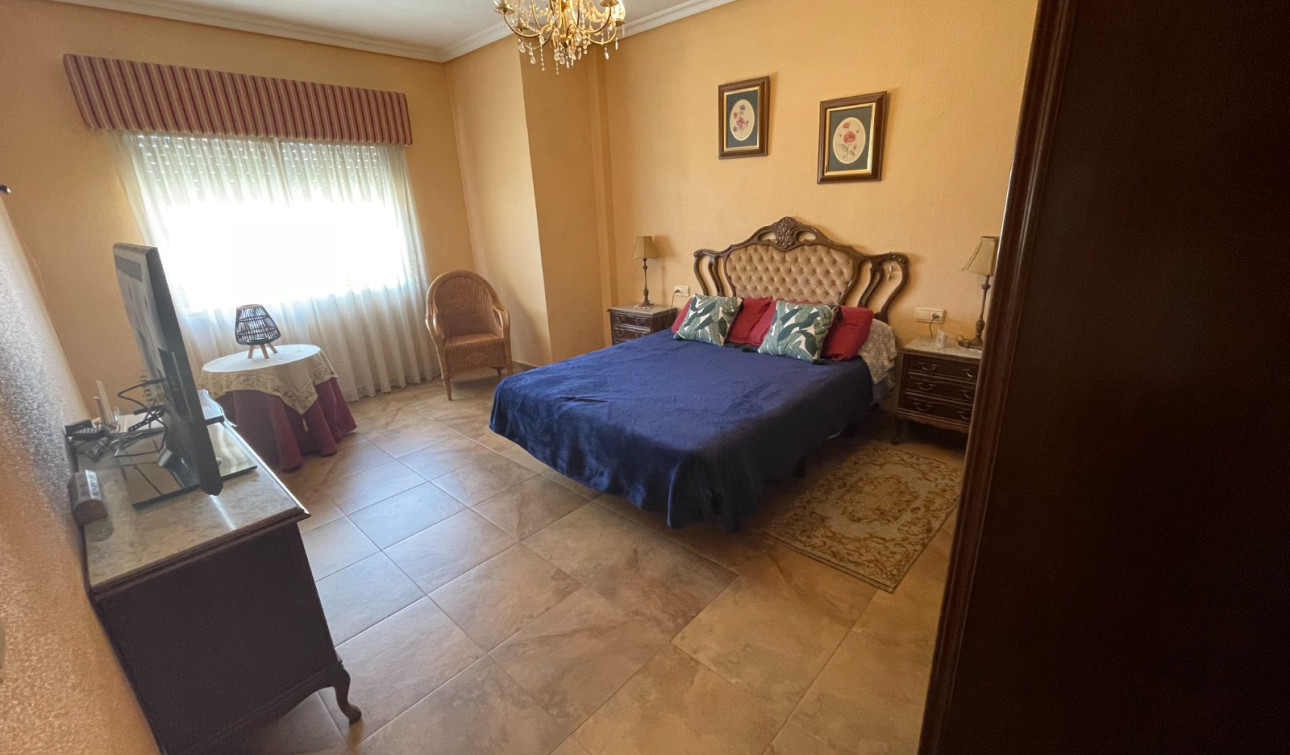 Reventa - Villa independiente - San Miguel de Salinas - Pueblo